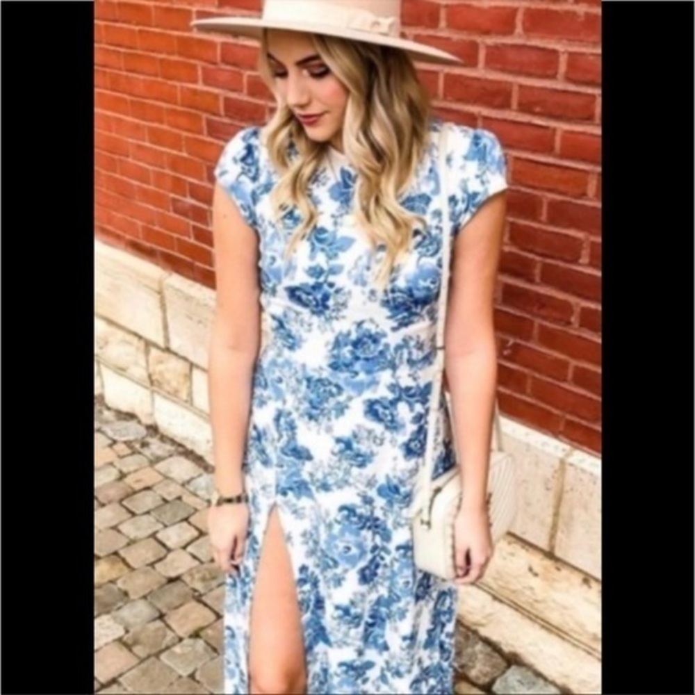 💙NEW! NWOT Reformation Gavin Dress Olympia